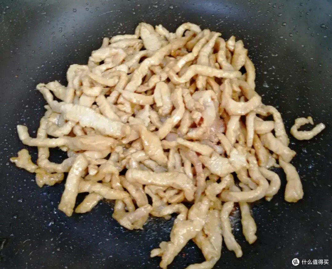 鱼香肉丝:餐桌上的味觉魔法
