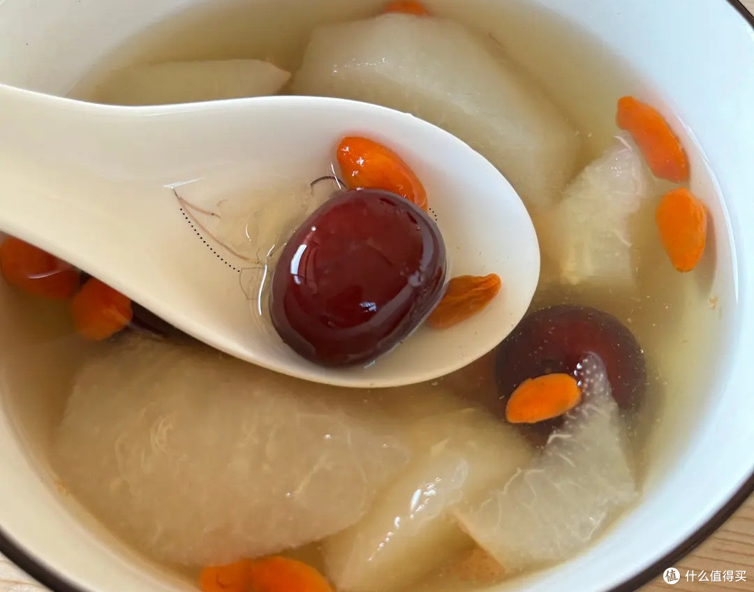 春日佳饮冰糖雪梨水:润肺滋养的甜蜜慰藉