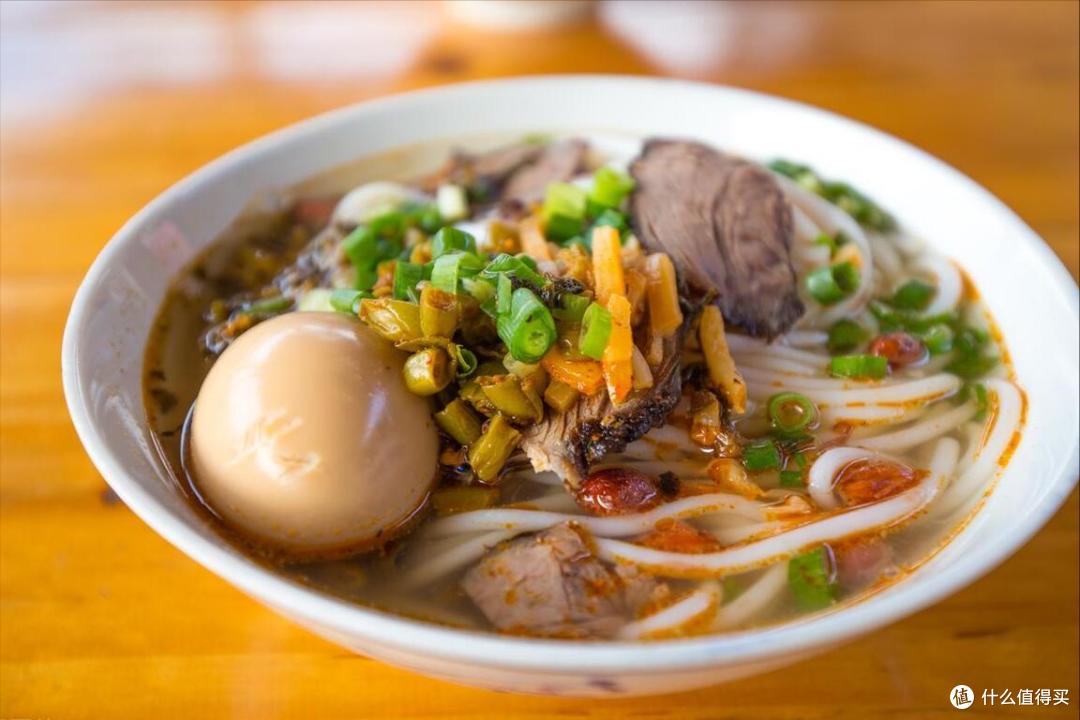 嗦粉+啃鸭+喝油茶!桂林10味馋了2000年