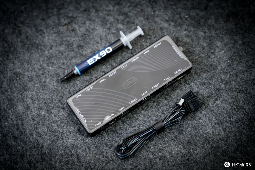8年质保+独立磁吸屏+光翼积木性能风扇——超频三银翼DT360实测