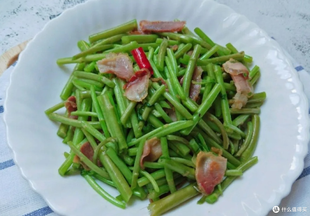 春天来一盘芦蒿炒腊肉