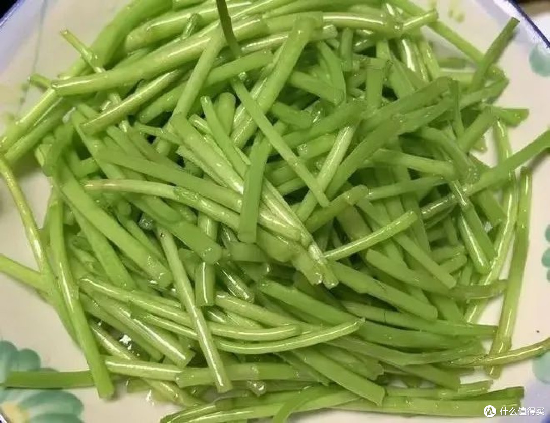 春天来一盘芦蒿炒腊肉