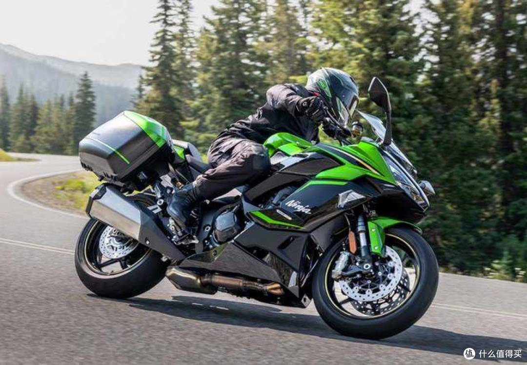 川崎Ninja 1100 SX SE旅行运动摩托车