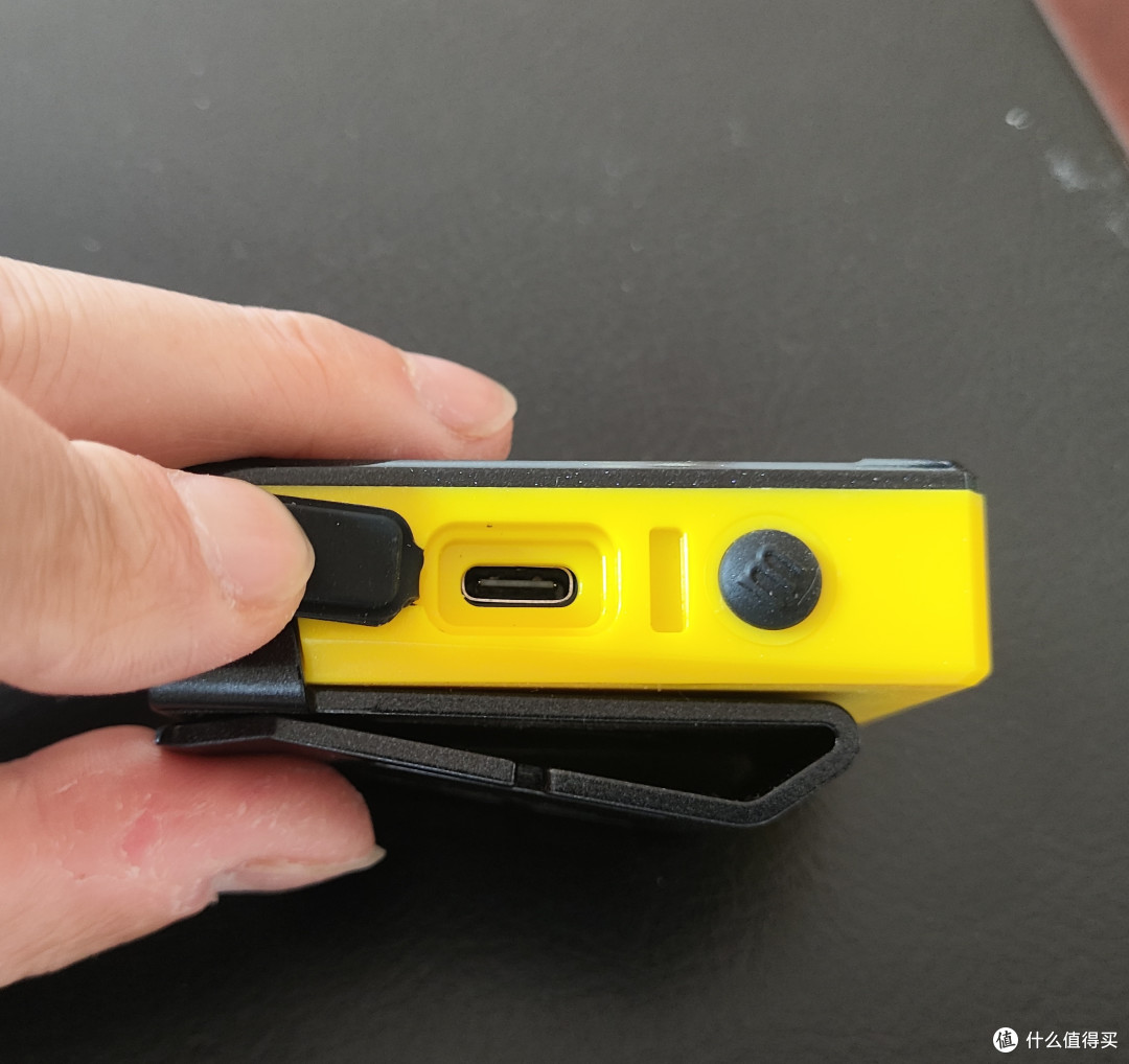 户外探险必备利器:手电筒与头灯的全方位解析