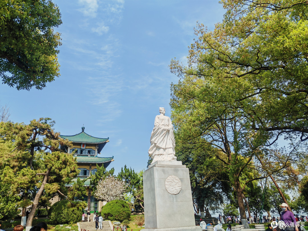 周末武汉亲子游终极攻略：樱花雨、轮渡风与舌尖上的江湖