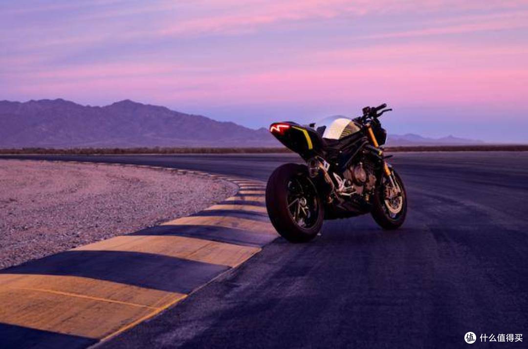 凯旋Speed Triple 1200 RS高性能街车
