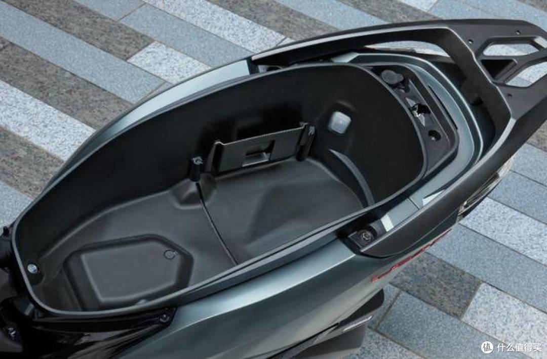 Honda 2025款Lead 125摩托车