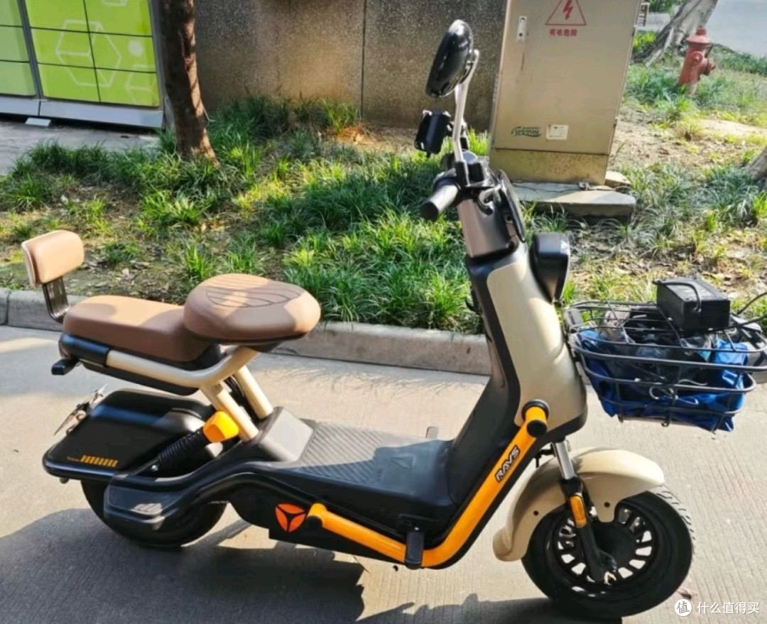 通勤“神搭子”:雅迪冠能B60