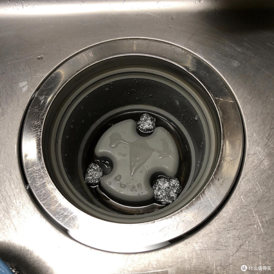 现在的年轻人也太聪明了吧,几块钱的锡纸,硬是用成了家居神器!