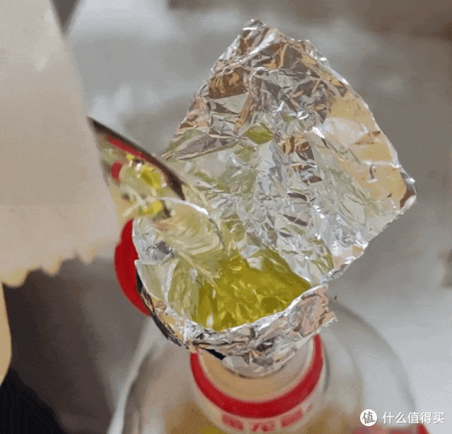 现在的年轻人也太聪明了吧,几块钱的锡纸,硬是用成了家居神器!