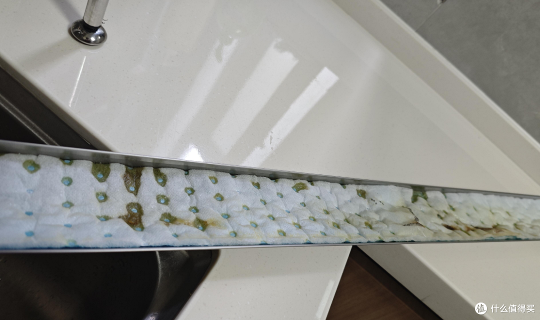 现在的年轻人也太聪明了吧,几块钱的锡纸,硬是用成了家居神器!