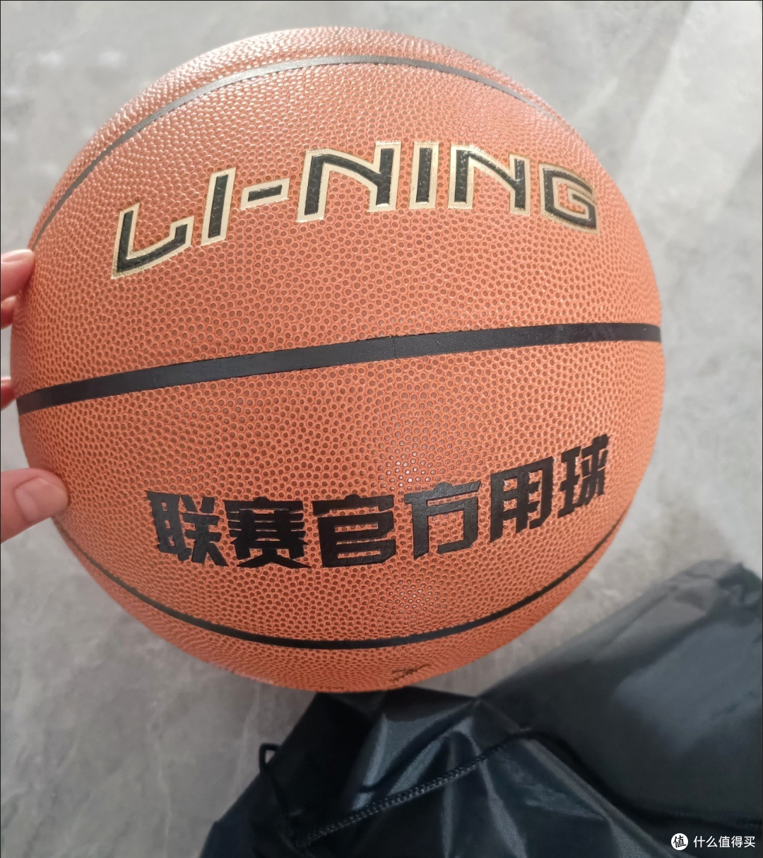 李宁篮球舒适手感持久耐用