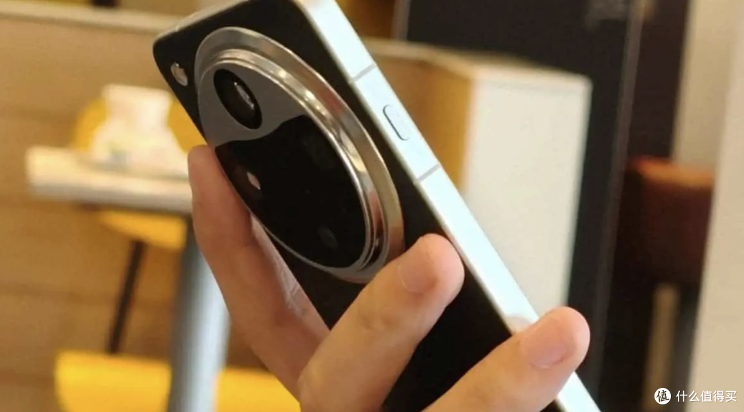 OPPO Find X8 Ultra跑分真机齐曝光 外观好像有点喜感