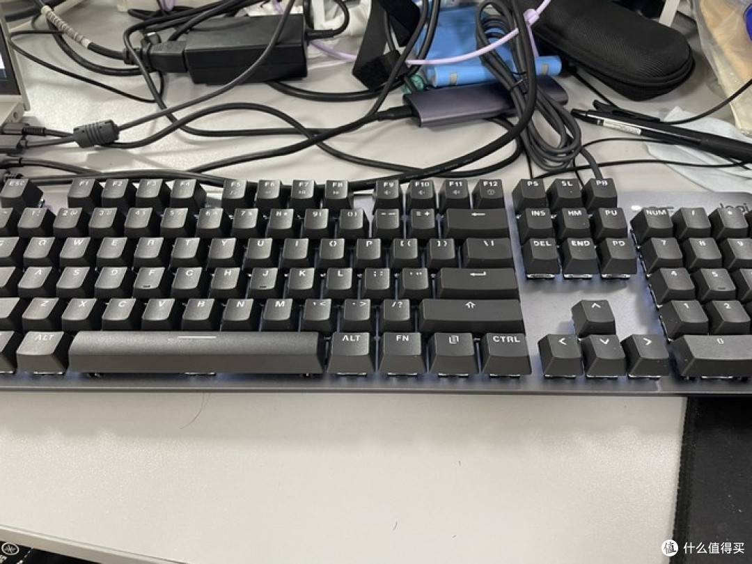 罗技 K845 机械键盘:工作娱乐的得力伙伴