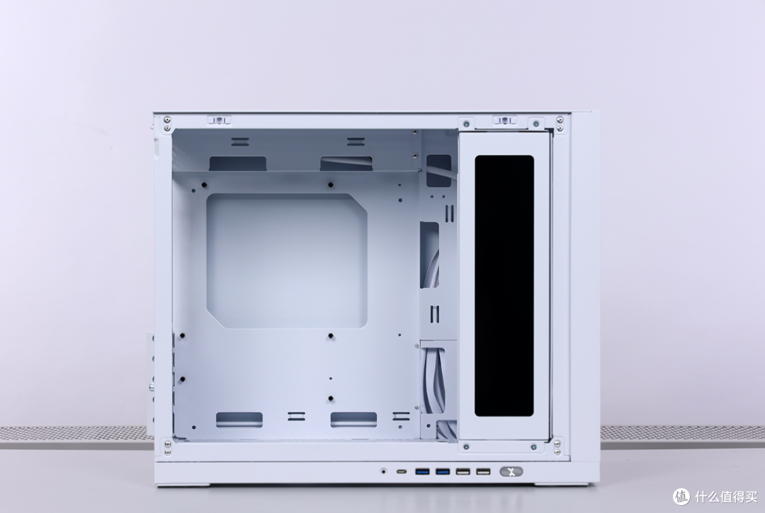 高配但小体积,11.3寸副屏!闪鳞G600搭配98X3D+5070Ti装机分享