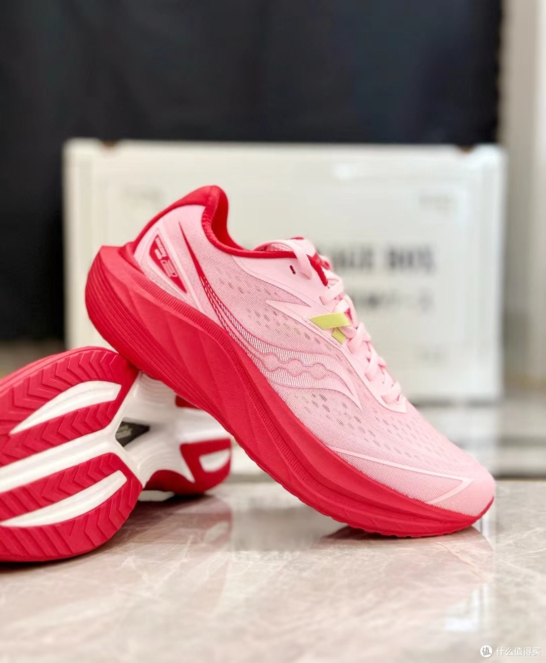 草莓西瓜红!Saucony Slay 2,让跑步更出彩