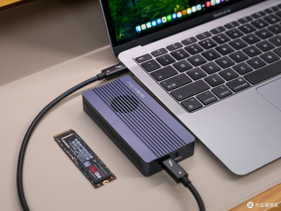 完美扩容MacBook Air!真正成为创作者工具:阿卡西斯雷电硬盘盒