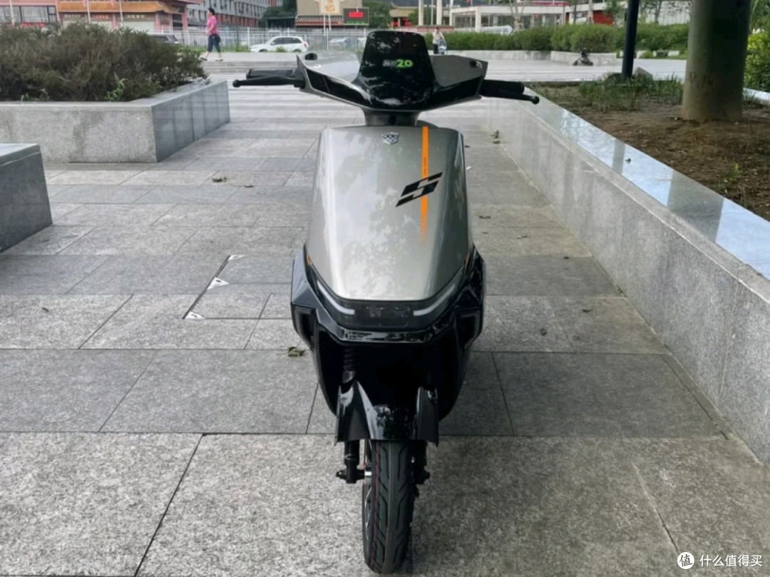 绿源电动自行车S70-D:长续航通勤家用代步新选择