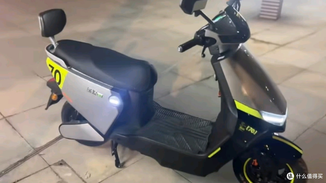 绿源电动自行车S70-D:长续航通勤家用代步新选择