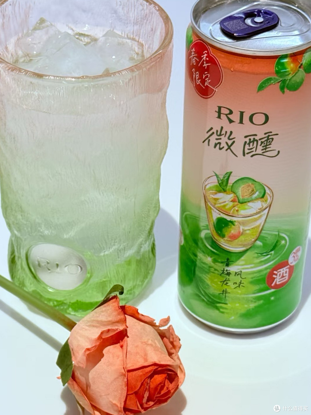 春日微醺新体验:邂逅果香与气泡交织的梦幻之酒