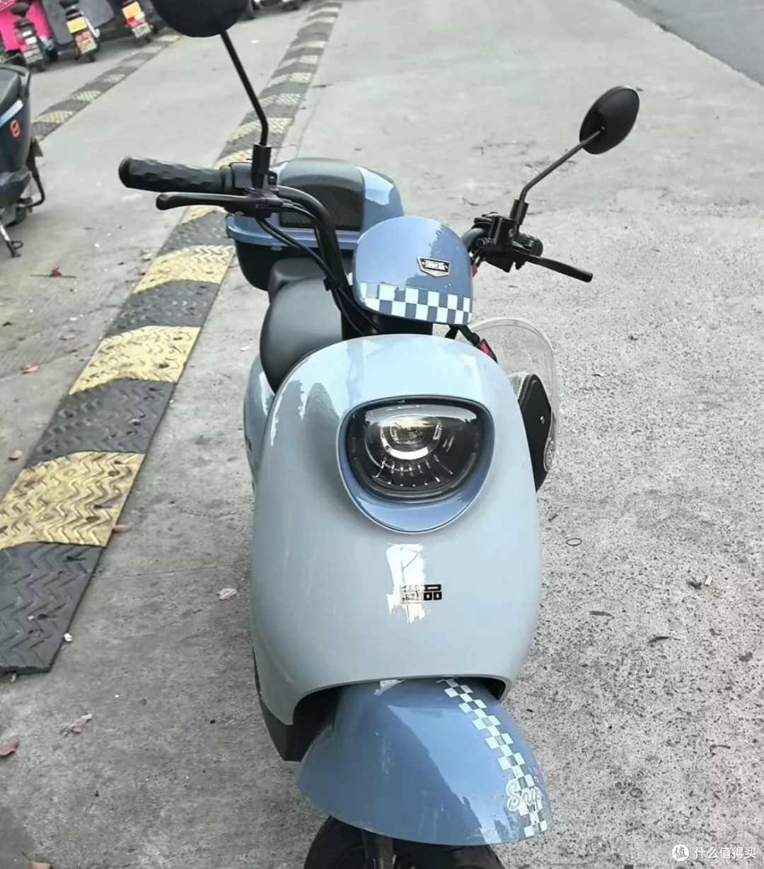 我的通勤搭子:雅迪电动车