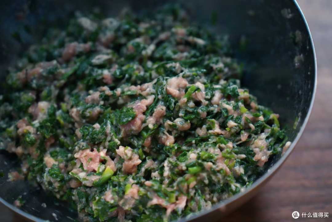春日食鲜记：荠菜馄饨与榆钱窝窝头的自然馈赠