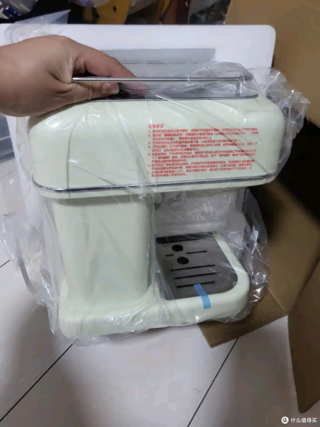小熊家用意式泵压式咖啡机:20Bar高压喷射,尽享浓郁咖啡香