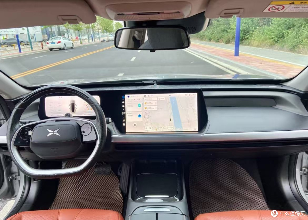 安全易操控的智能电动汽车