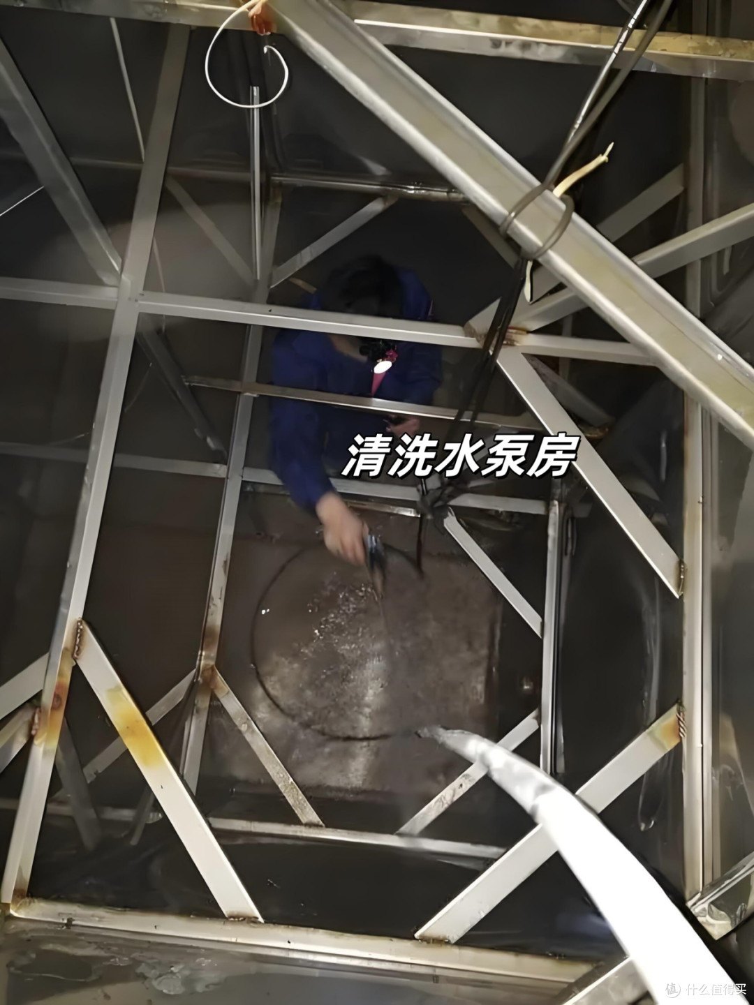 崩溃!净水器水管接反,女子喝了5 年“废水”,净水器有必要装吗
