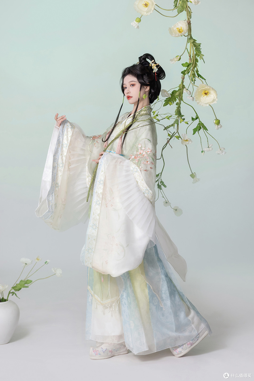2025神仙汉服开箱 魏晋风8件套蓝绿套装测评:穿汉服出门真香了!