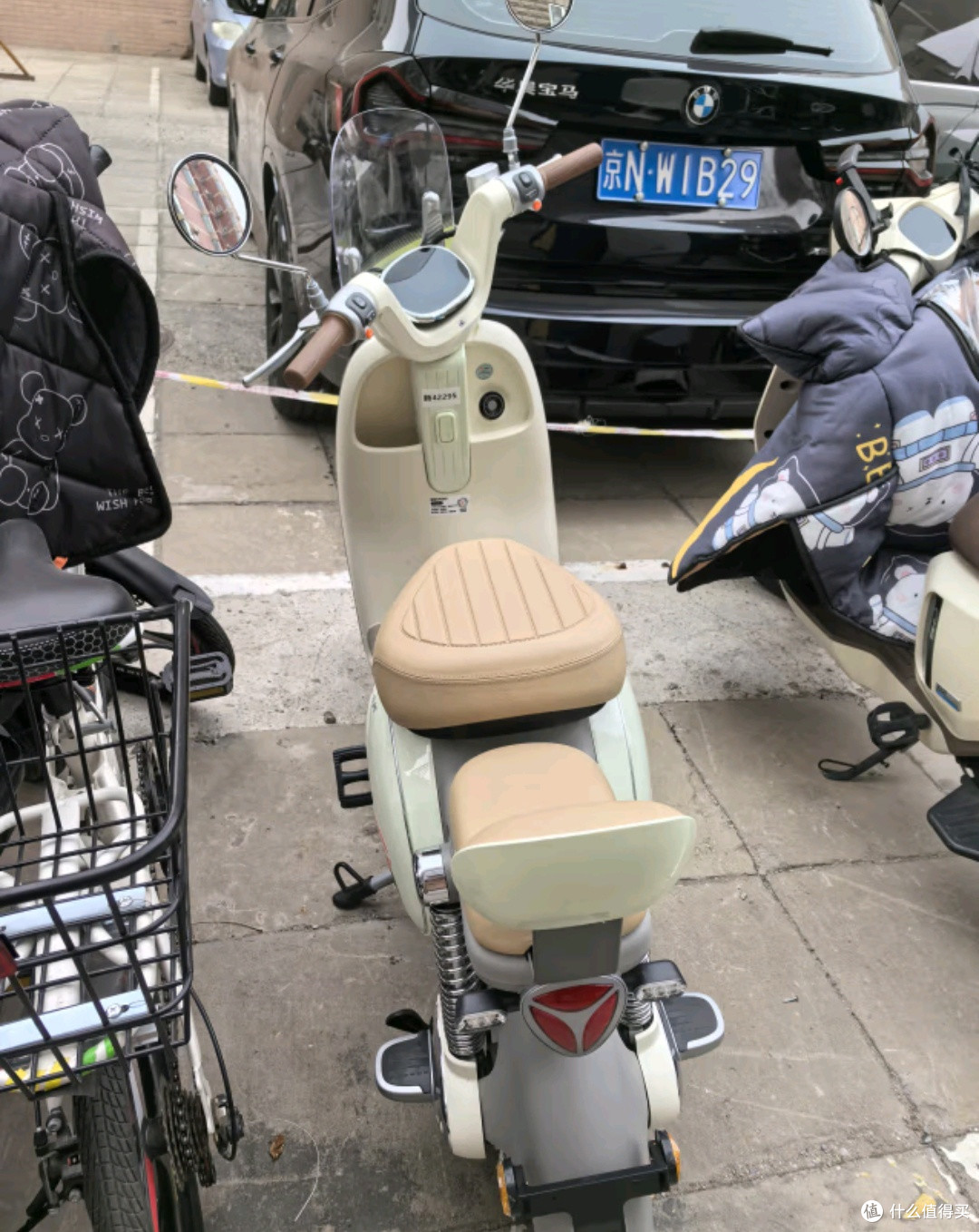 【雅迪冠能Q50深度测评】王鹤棣同款「城市轻骑新国标智能天花板