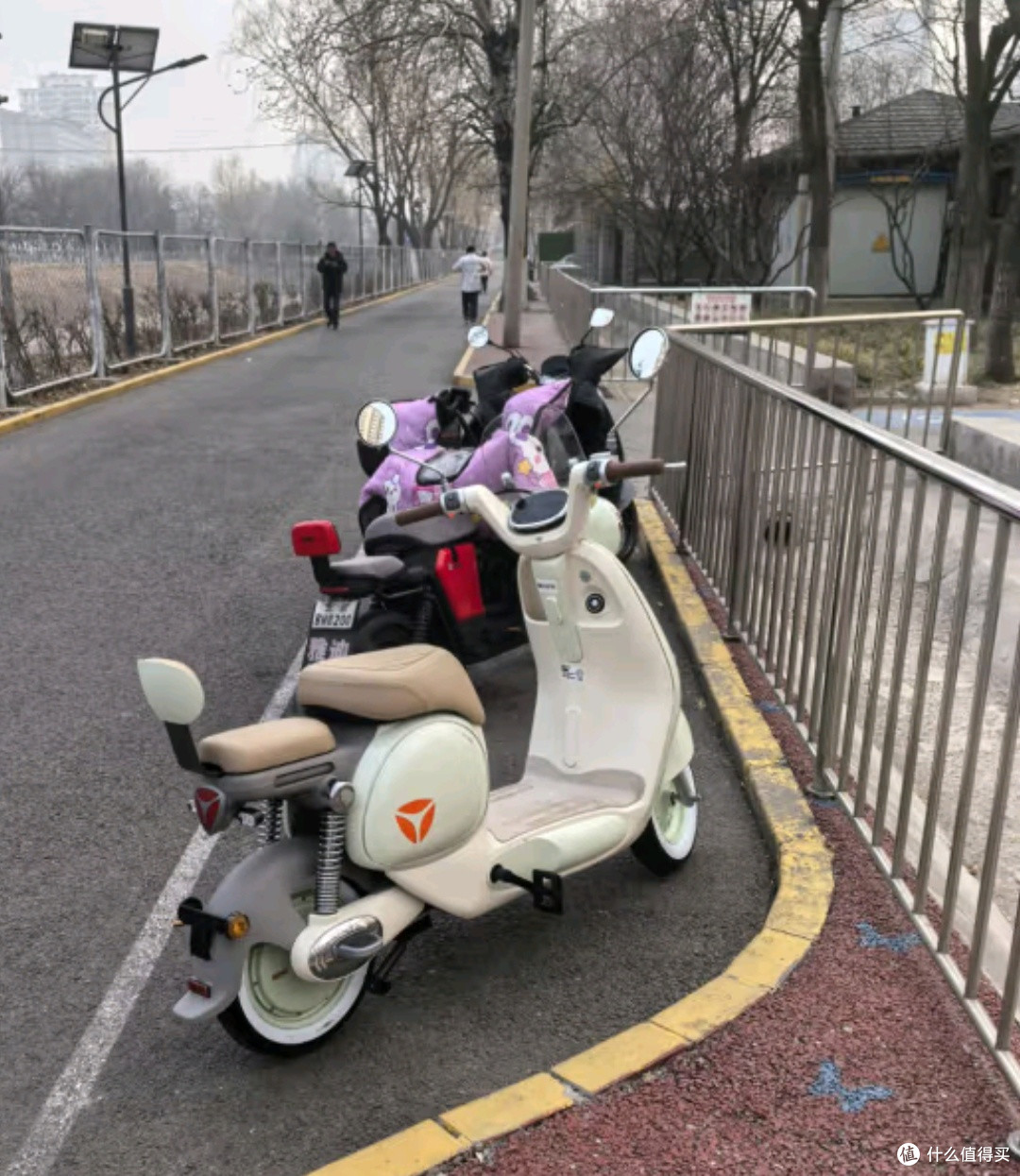 【雅迪冠能Q50深度测评】王鹤棣同款「城市轻骑新国标智能天花板