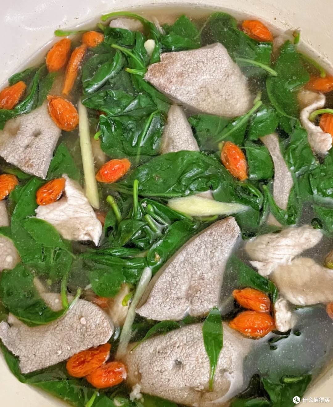春季养生汤秘籍:枸杞叶猪肝瘦肉汤,这样煮才对!