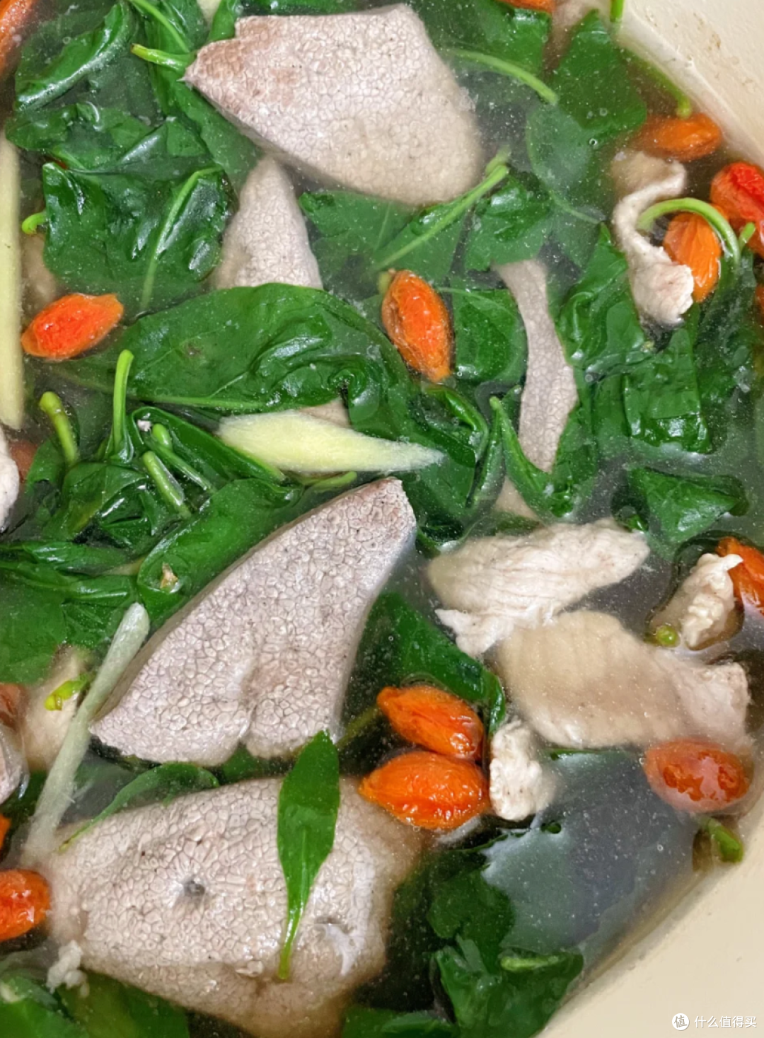 春季养生汤秘籍:枸杞叶猪肝瘦肉汤,这样煮才对!