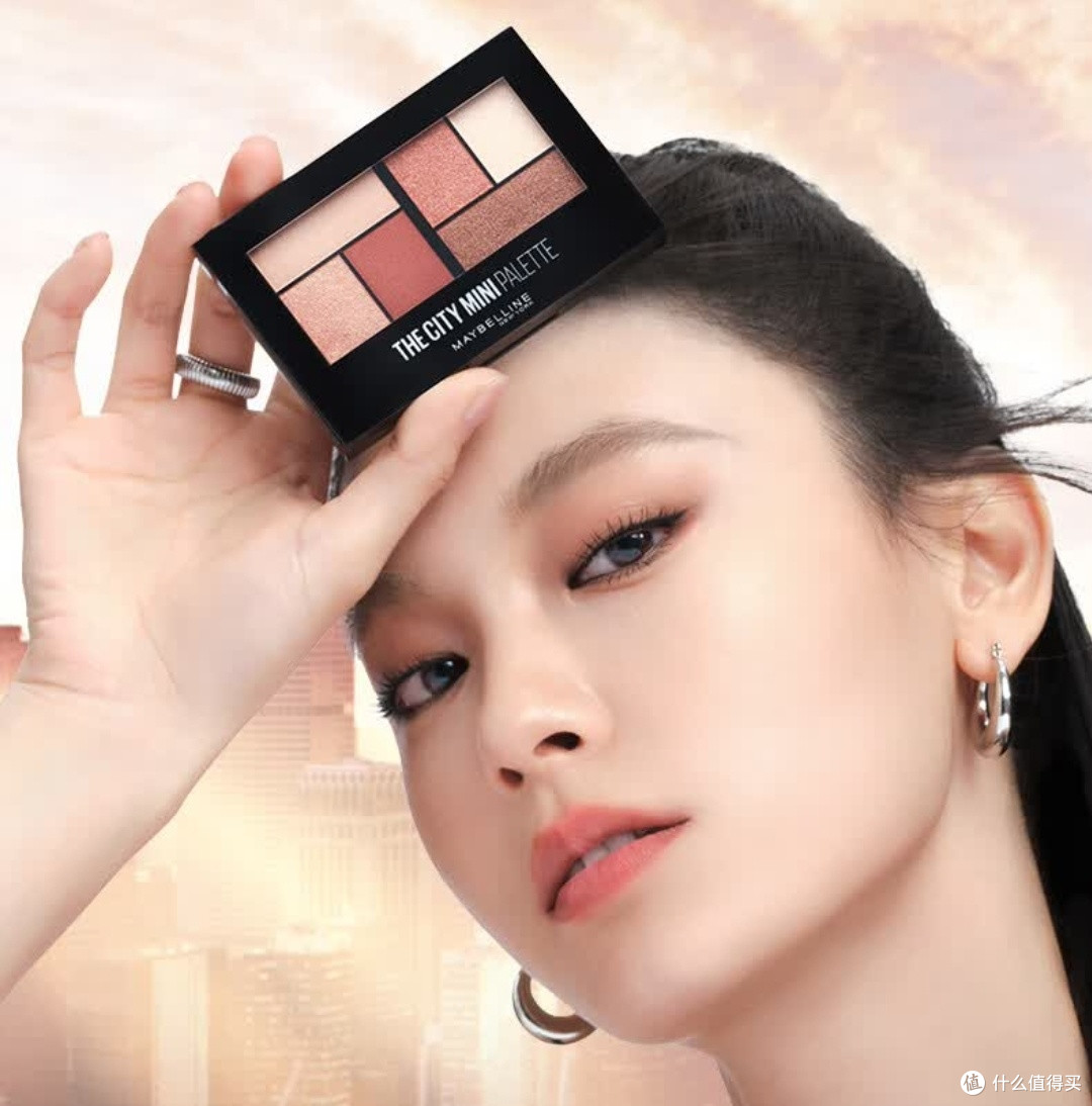 美宝莲纽约时刻6色眼影盘，打造迷人枫叶妆容