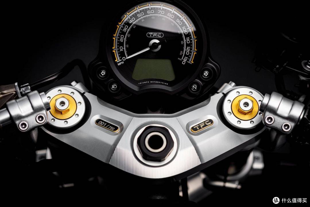 凯旋2025款Bonneville Bobber TFC 限量版摩托车