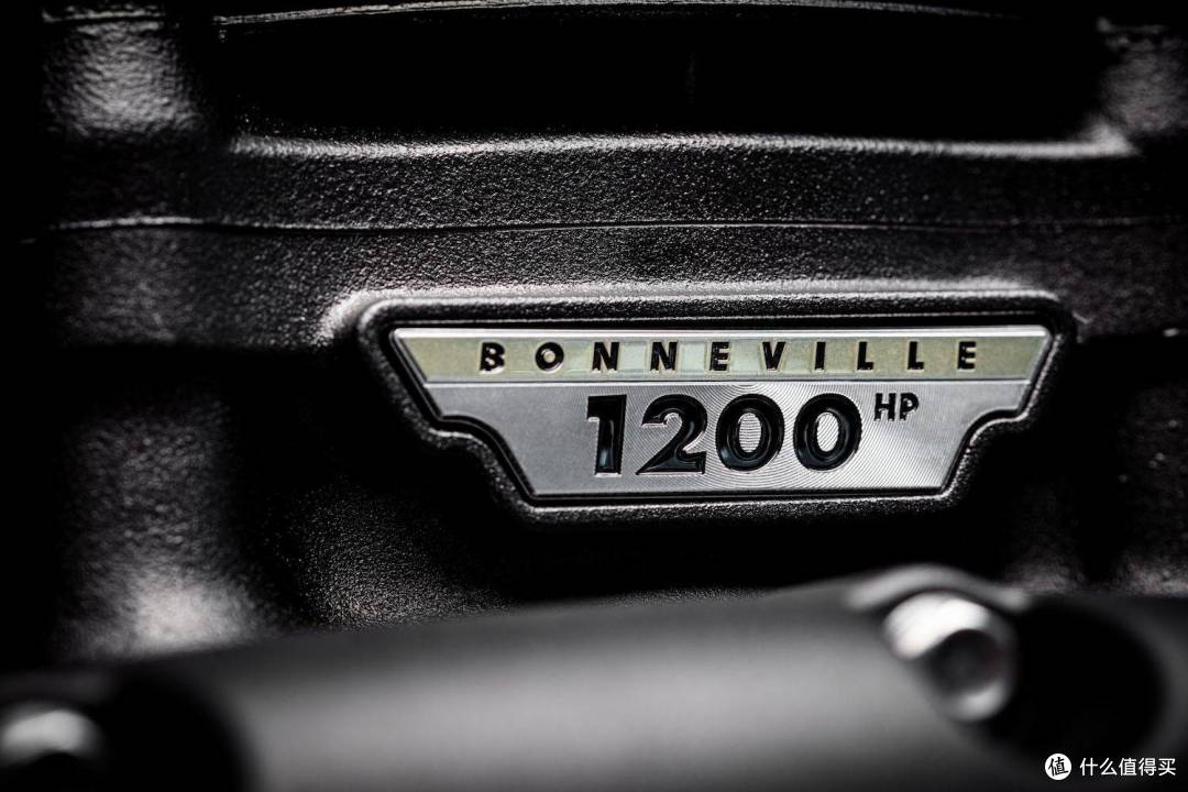 凯旋2025款Bonneville Bobber TFC 限量版摩托车