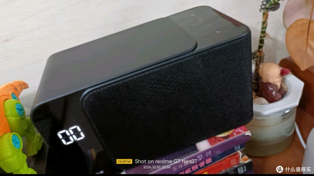 文心大模型,AI语音桌面音响,重塑音乐与光影的梦幻交响