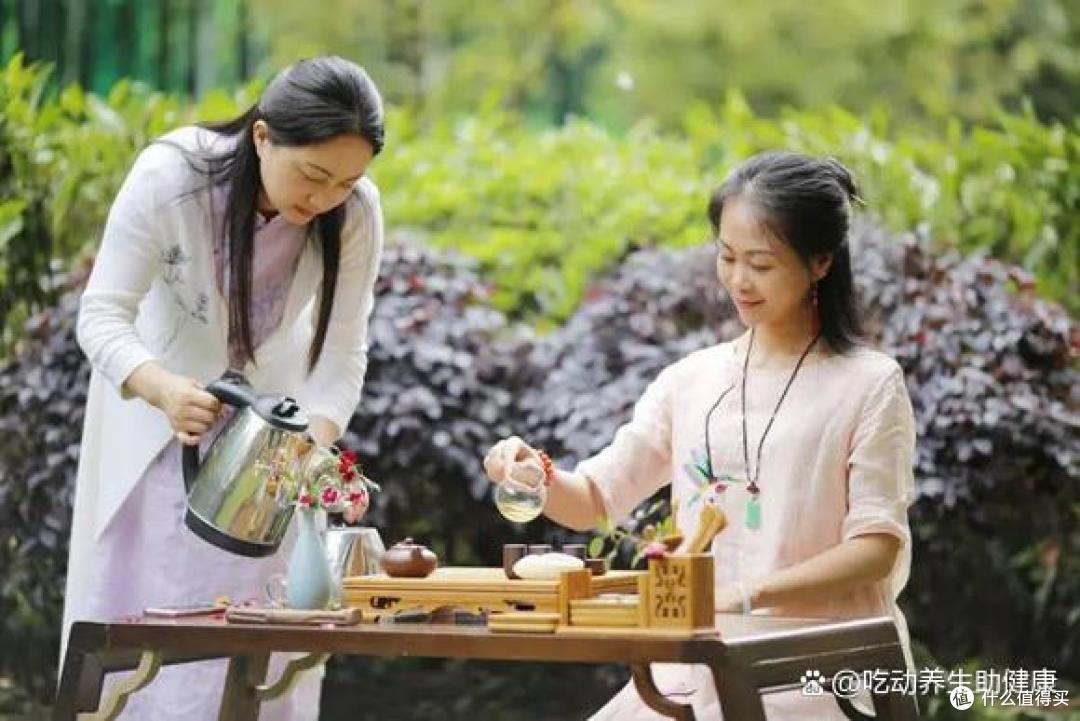 肝与眼息息相关,春天是养肝护肝的好时节,建议你常喝“护眼茶”