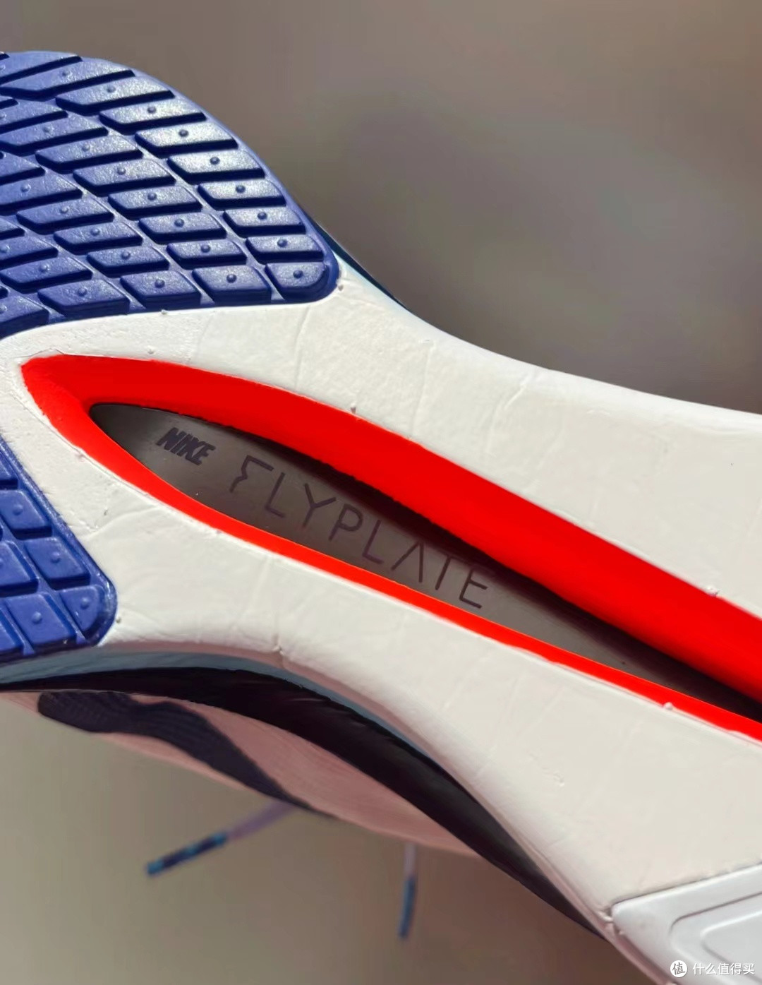 跑步界的“蓝色闪电”：耐克 ZOOMX VAPORFLY NEXT 4% 跑步鞋