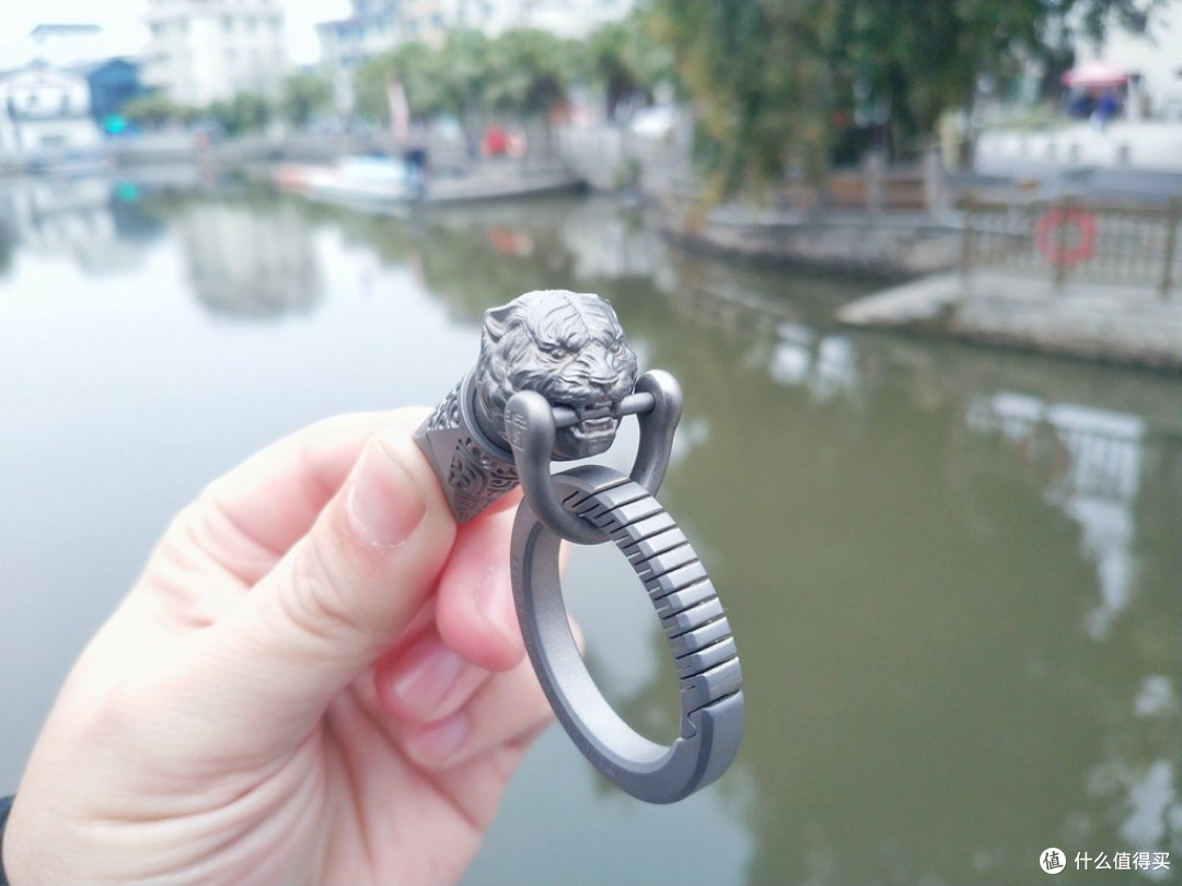 狮韵钛魂,扣系千秋:FEGVE 狮子钛合金快拆式钥匙扣品鉴