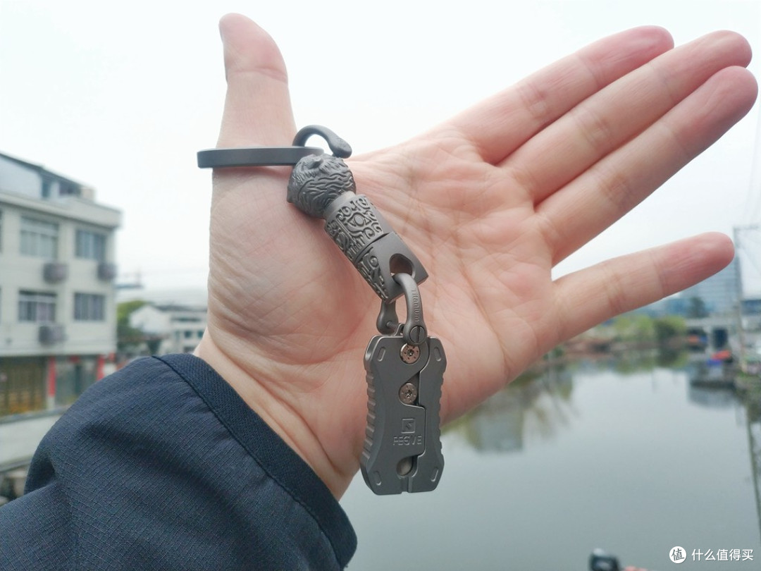 狮韵钛魂,扣系千秋:FEGVE 狮子钛合金快拆式钥匙扣品鉴