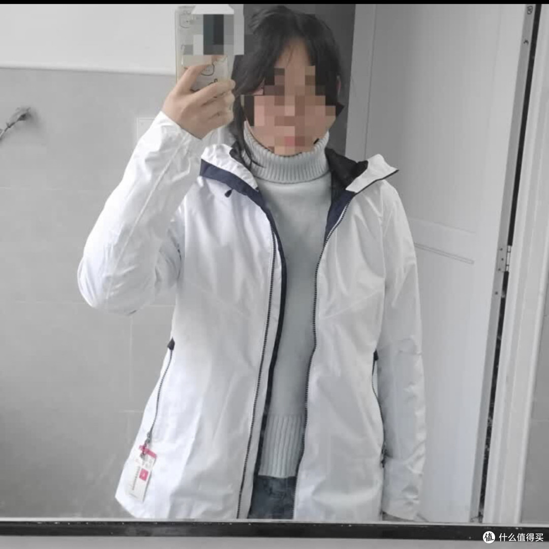 迪卡侬冲锋衣:春日户外潮流的完美诠释