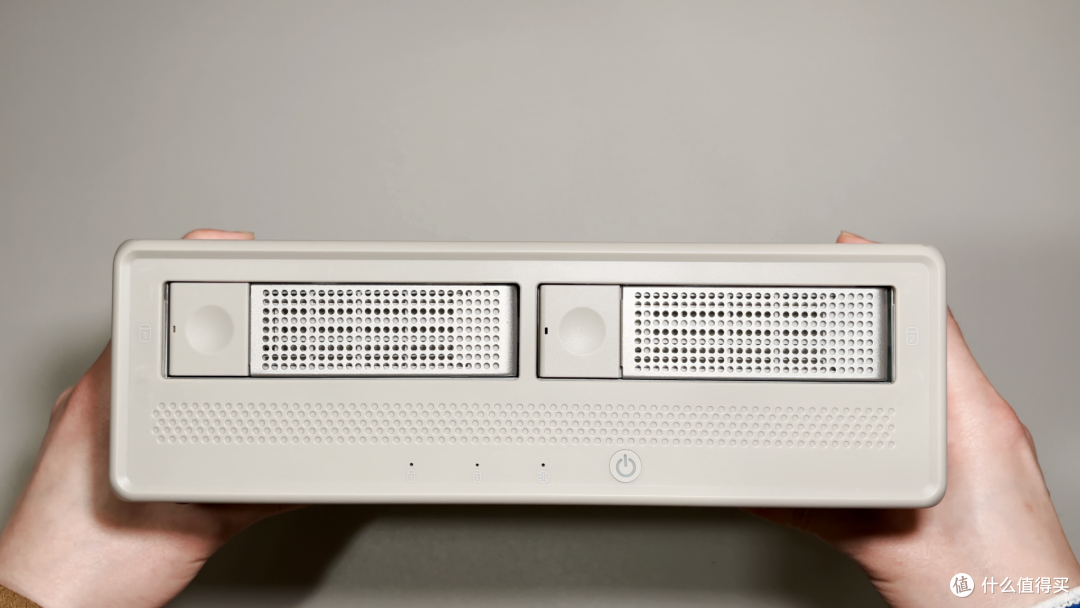 奥睿科 CS200-Pro 全新 NAS 登场!到底值不值,上手开箱评测~