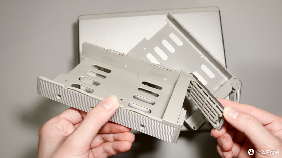 奥睿科 CS200-Pro 全新 NAS 登场!到底值不值,上手开箱评测~