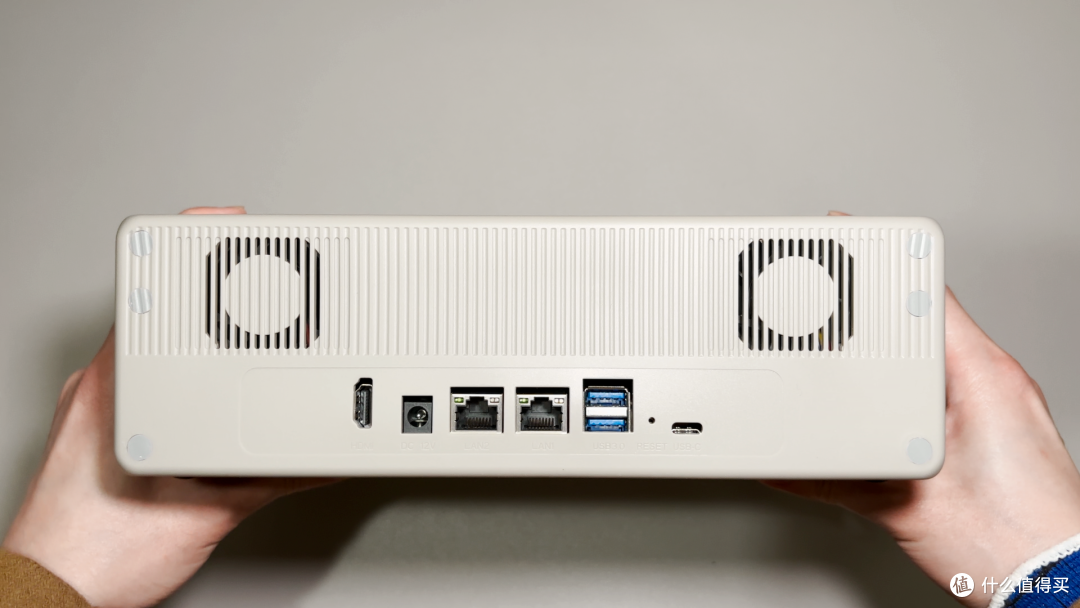 奥睿科 CS200-Pro 全新 NAS 登场!到底值不值,上手开箱评测~