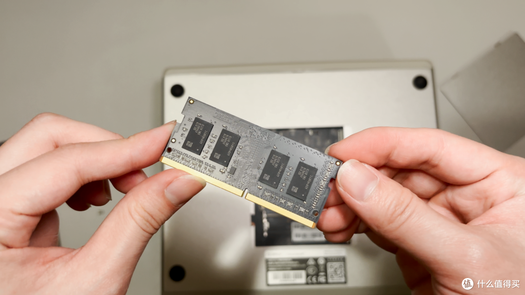 奥睿科 CS200-Pro 全新 NAS 登场!到底值不值,上手开箱评测~