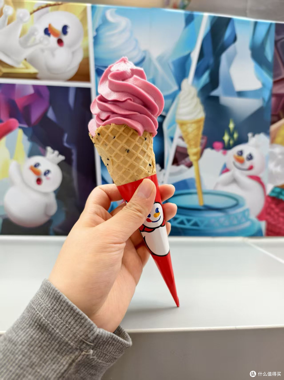 雪王总店把奶茶店卷成游乐园，满满的隐藏款！