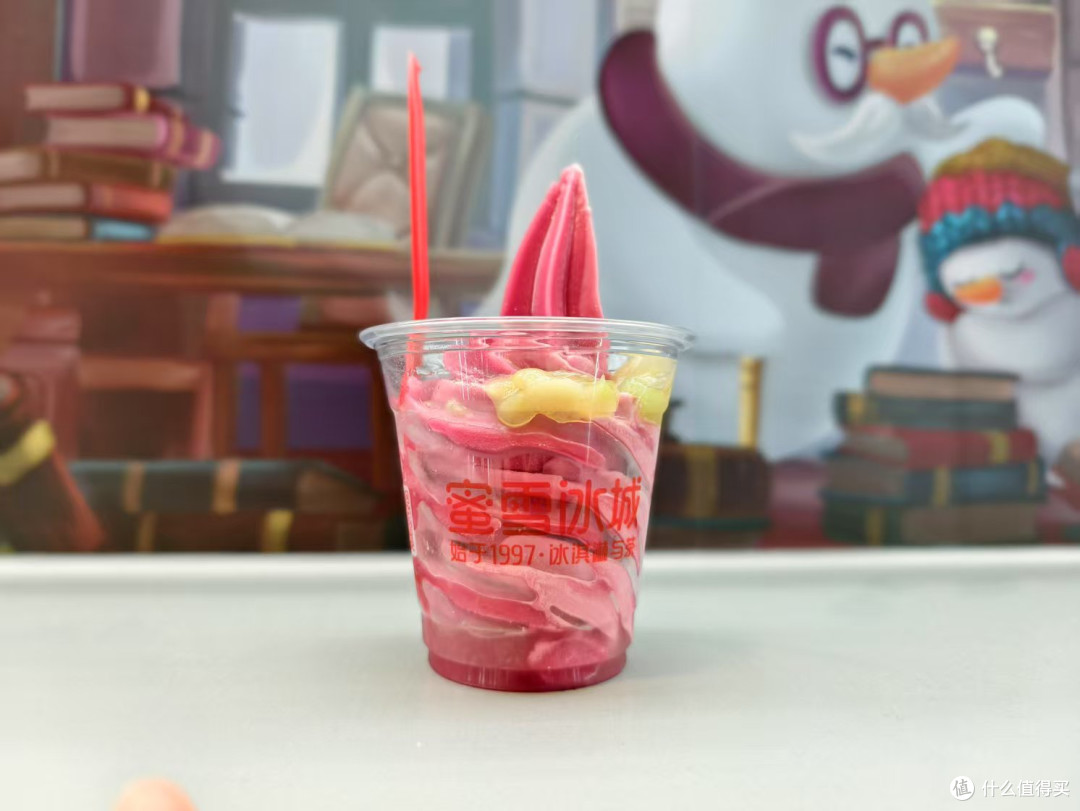 雪王总店把奶茶店卷成游乐园，满满的隐藏款！