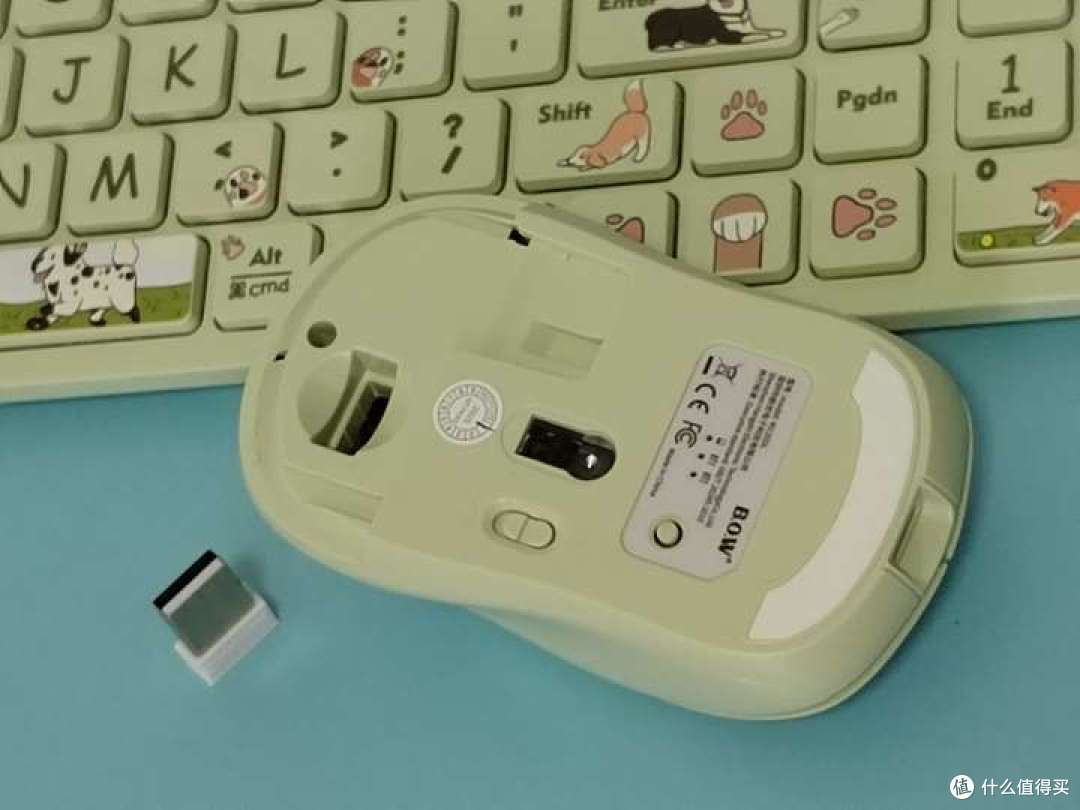 【测评】一款很讨女生喜欢的BOW MK392三模键鼠套装,原创IP设计